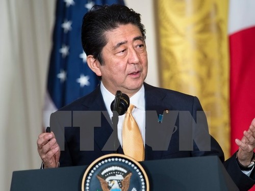 Премьер-министр Японии планирует посетить Россию в апреле  - ảnh 1